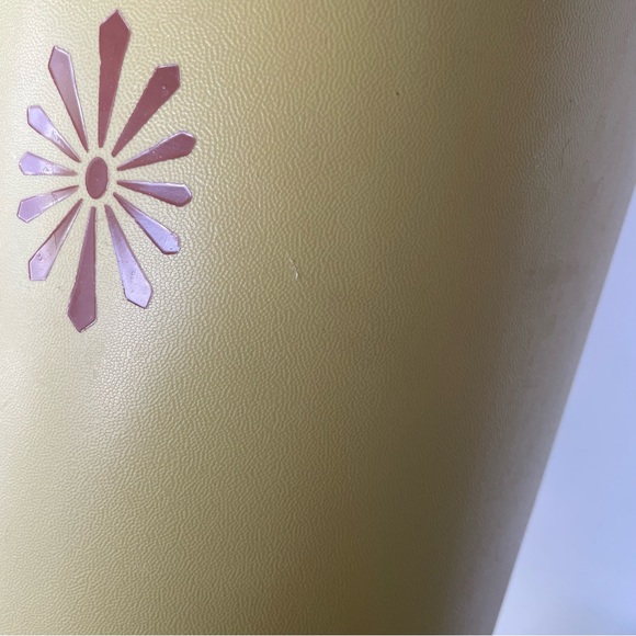 Tupperware canister set - Picture 7 of 7